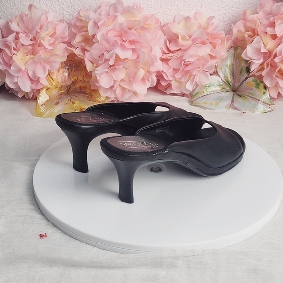 Aerology by AER0SOLES Sling Pump Open Toe Beige Leather Rubber Sole Size: 7 - Picture 7 of 12